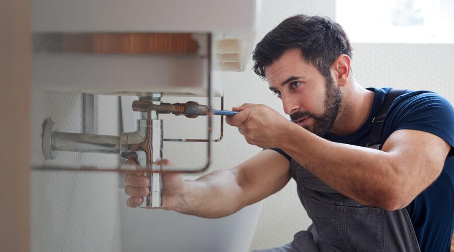 Professional water heater installation services in Samburg, TN